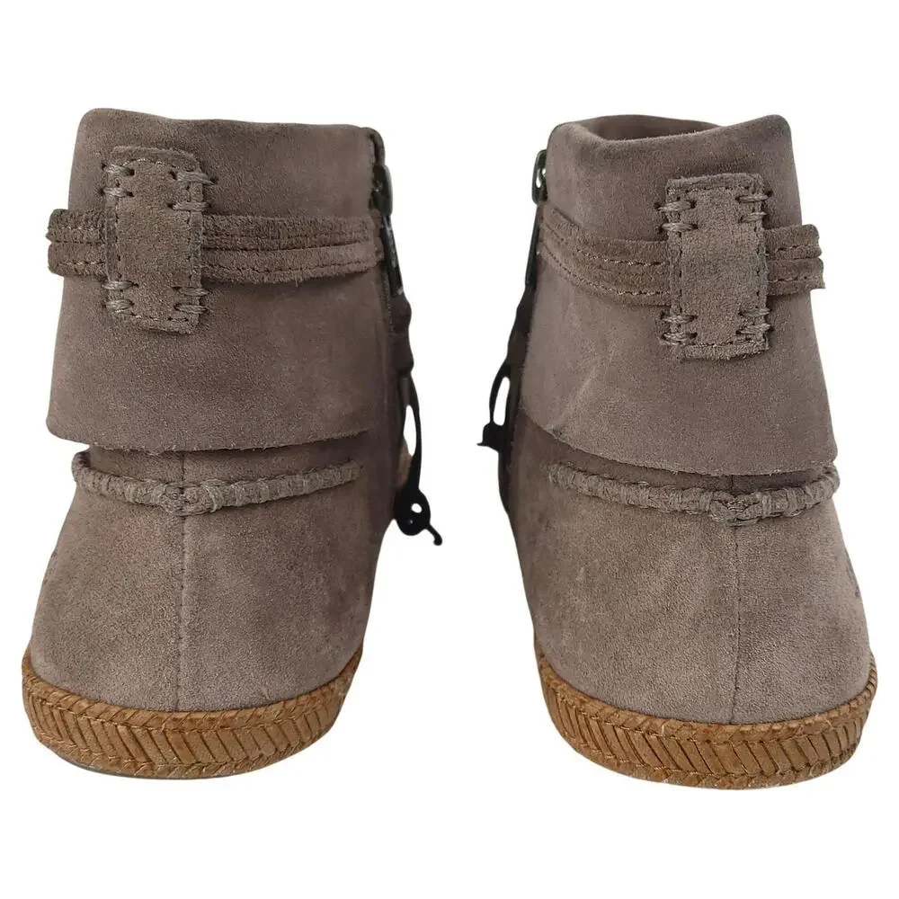 UGG excellent preowned